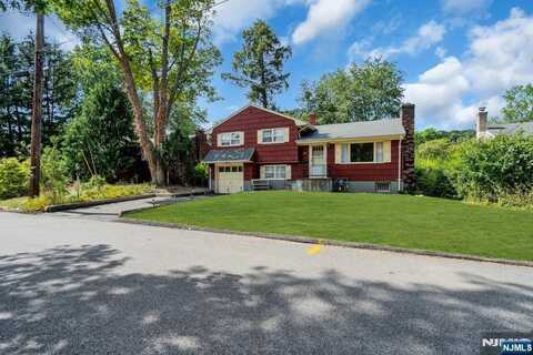48 Mohawk Avenue, Oakland, NJ 07436