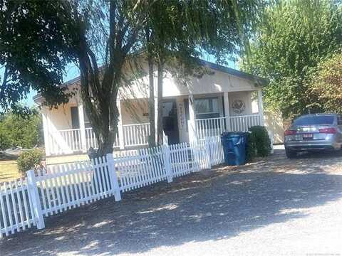 644 Dewey Avenue, Kiowa, OK 74553
