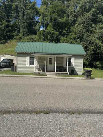 202 PIERCE Avenue, Pulaski, VA 24301