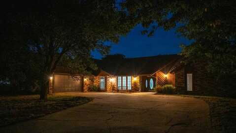321 Grissom Drive, Elk City, OK 73644