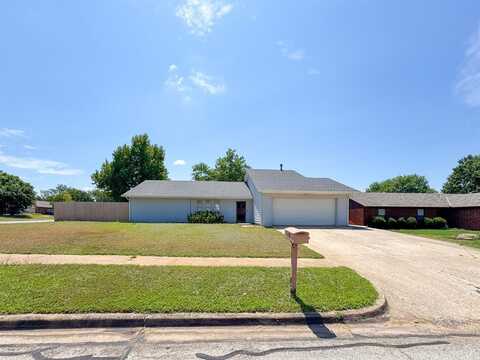 2018 Oakmeadows Drive, Norman, OK 73071