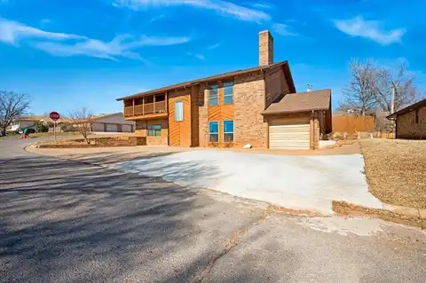 1519 Lexington Avenue, Clinton, OK 73601
