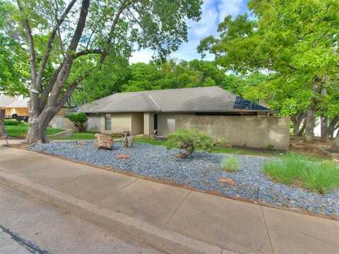 300 Crown Colony Road, Edmond, OK 73034