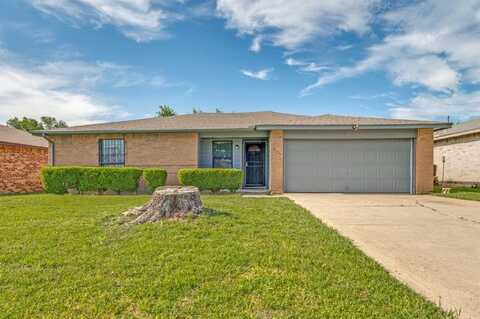 834 Apple Valley, Lancaster, TX 75134