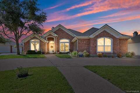 708 WindHill, Hewitt, TX 76643