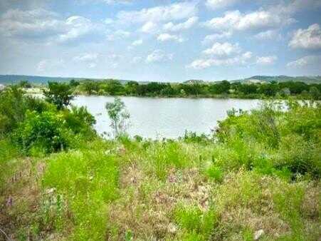 137 White Moon Road, Graham, TX 76450