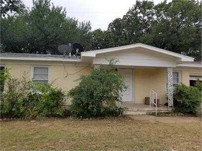 5908 Maceo Lane, Fort Worth, TX 76112