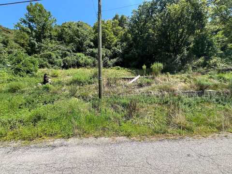 3250 Falcon Drive, Charleston, WV 25312