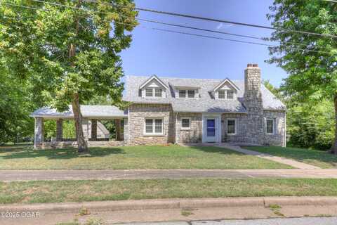 416 E Hickory Street, Neosho, MO 64850