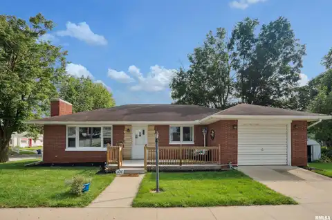 106 CHURCH Avenue, Lost Nation, IA 52254