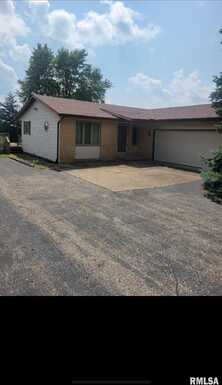 523 Beaman Drive, Illiopolis, IL 62539