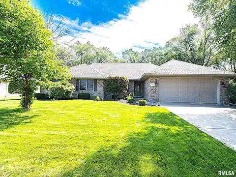 1904 DANE KELSEY Drive, Pekin, IL 61554