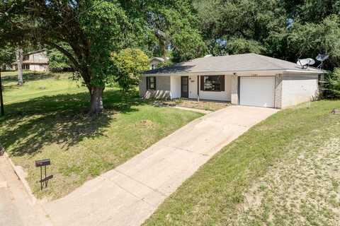 1207 E Neches, PALESTINE, TX 75801