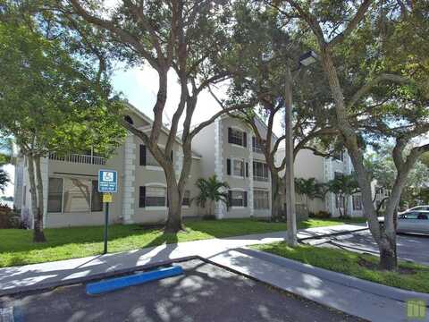 2811 N Oakland Forest Dr, Oakland Park, FL 33309
