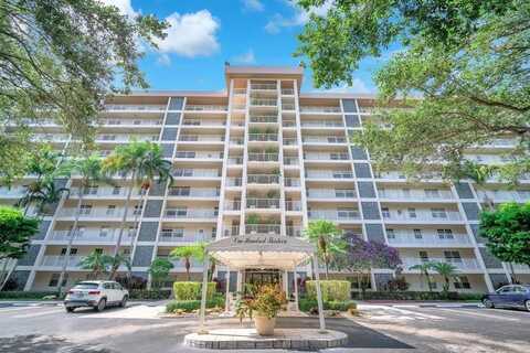 3520 Oaks Way, Pompano Beach, FL 33069