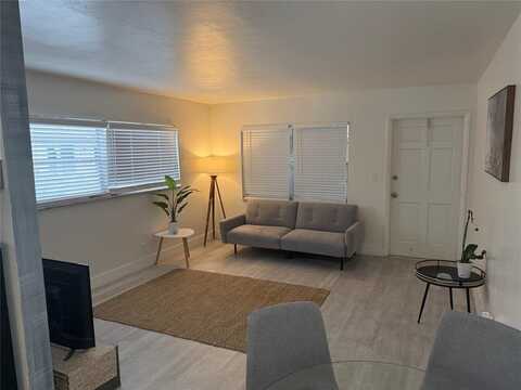 1638 Plunkett St, Hollywood, FL 33020