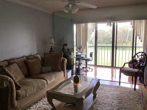 7847 Golf Circle Dr, Margate, FL 33063