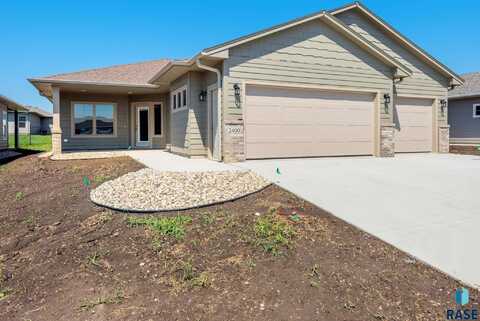 2400 E Brek St, Brandon, SD 57005