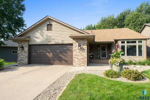 5117 E Blueridge Dr, Sioux Falls, SD 57110