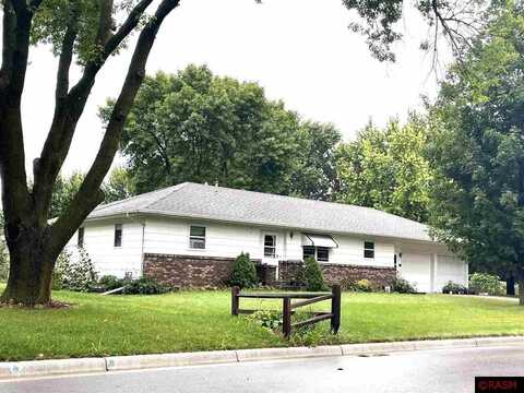 580 Waterville Ave N., Le Center, MN 56057
