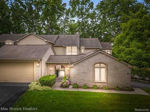 1132 Hillpointe Circle, Bloomfield Hills, MI 48304