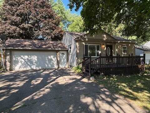2619 Bender Avenue, Waterford, MI 48329