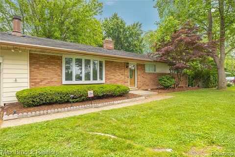 6695 Lahser Road, Bloomfield Hills, MI 48301