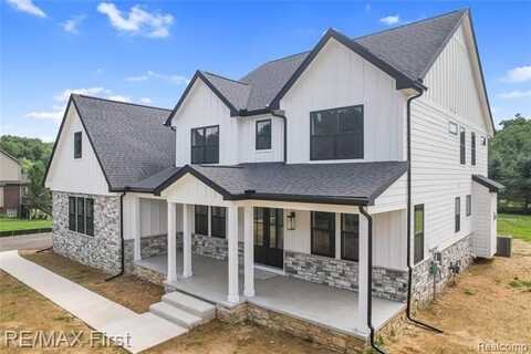 11152 Spruce Point Dr, Brighton, MI 48114
