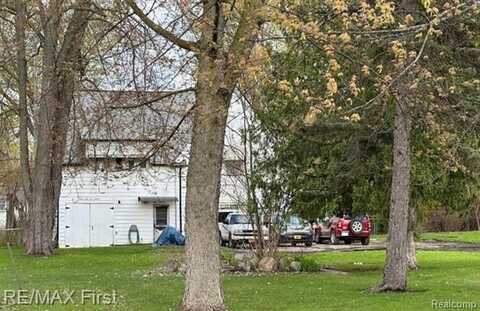 39190 PINERIDGE Street, Harrison Township, MI 48045