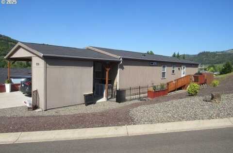 225 NESTUCCA LN, Roseburg, OR 97471