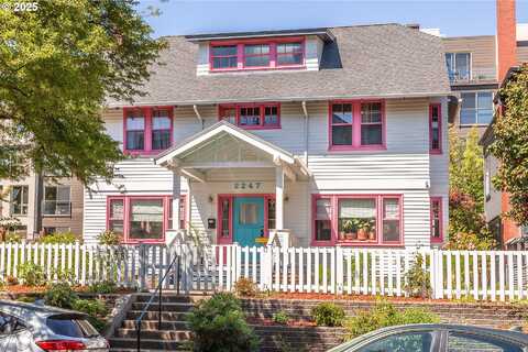 2247 NW KEARNEY ST, Portland, OR 97210