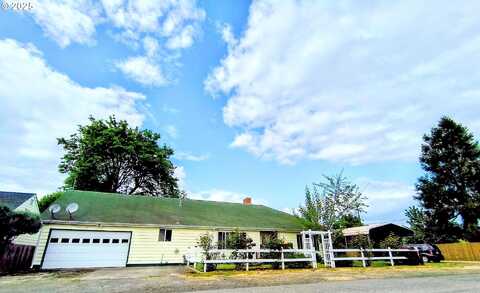 123 1ST ST, Dillard, OR 97432