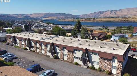 1622 E 9TH ST, The Dalles, OR 97058