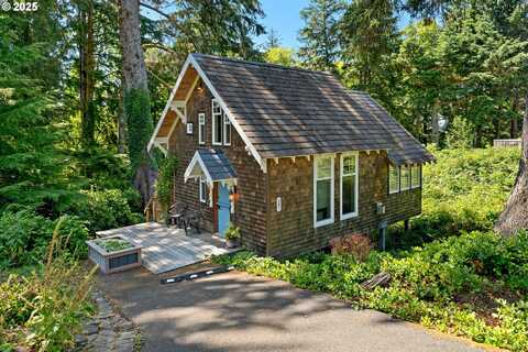 683 E 6TH ST, Cannon Beach, OR 97110