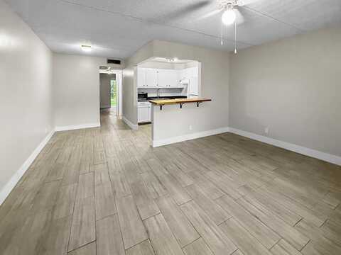 2000 Springdale Boulevard, Palm Springs, FL 33461