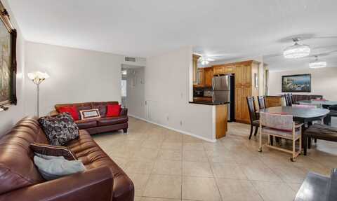 3038 Hythe C, Boca Raton, FL 33434