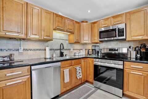 3960 Oaks Clubhouse Drive, Pompano Beach, FL 33069