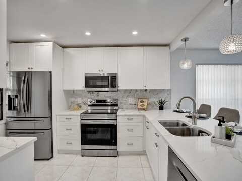 9266 Vista Del Lago B, Boca Raton, FL 33428