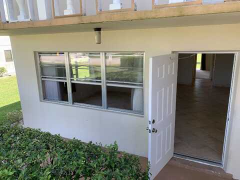 139 Canterbury F, West Palm Beach, FL 33417