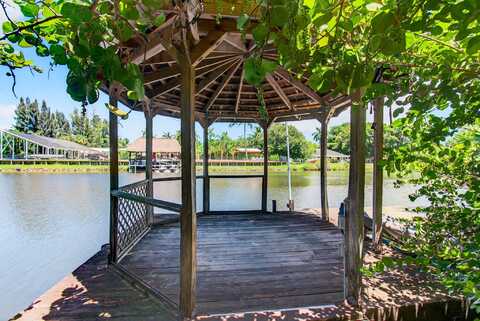 420 Santa Fe Road, West Palm Beach, FL 33406
