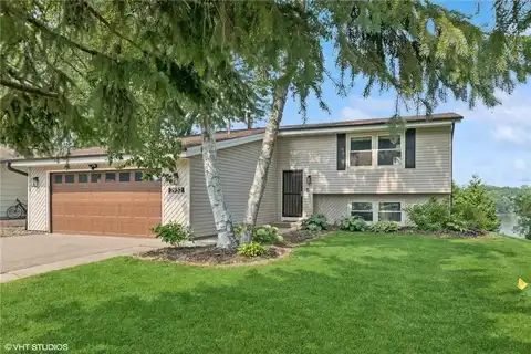 2952 Center Road SW, Prior Lake, MN 55372