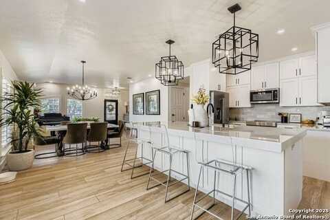 1302 Brook Blf, San Antonio, TX 78248