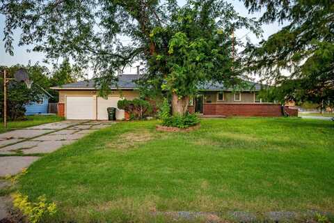 528 College St, Halstead, KS 67056