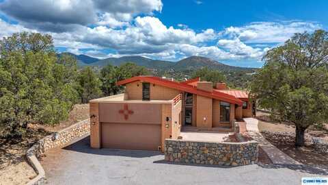 19 Tanglewood Circle, Silver City, NM 88061