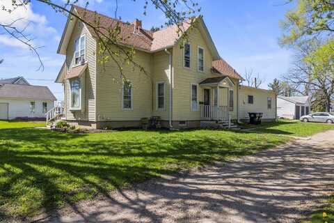 10 Prescott Street, Elkhorn, WI 53121