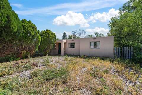 131 Spruce Street, Santa Fe, NM 87501