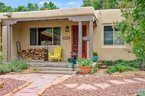 1968 Hopi Road, Santa Fe, NM 87505