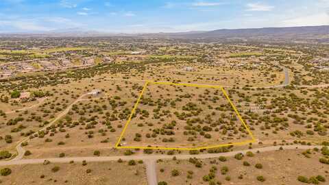 64 Chisholm Trail, Santa Fe, NM 87506