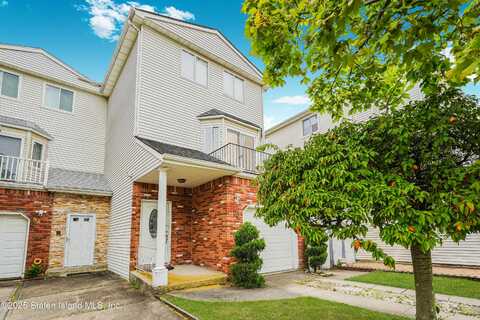 50 Dina Court, Staten Island, NY 10306