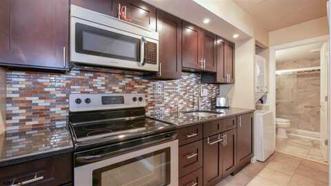 21 S Monroe Ave, Margate City, NJ 08402